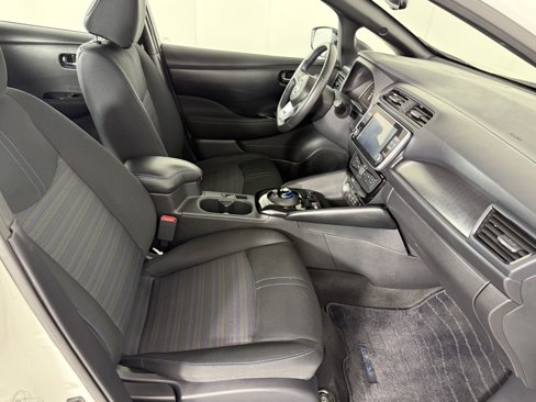 Used 2023 Nissan Leaf SV Plus image 10