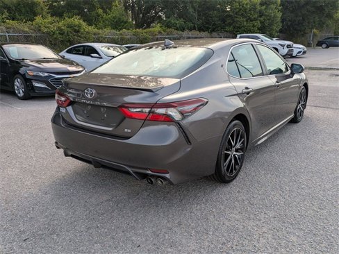 Used 2023 Toyota Camry SE image 3