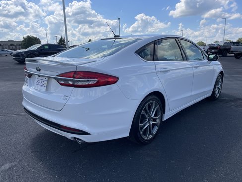 Used 2017 Ford Fusion SE w/ Equipment Group 201A image 5