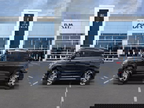 New 2024 Lincoln Corsair AWD image 3