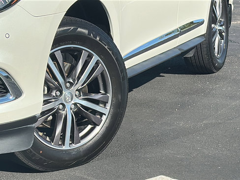 Used 2019 INFINITI QX60 Luxe w/ Essential Package image 3