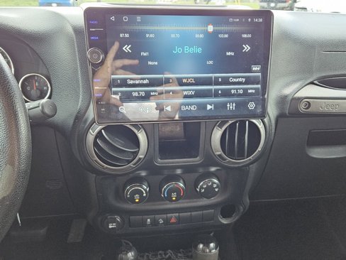 Used 2014 Jeep Wrangler Unlimited Sport image 8