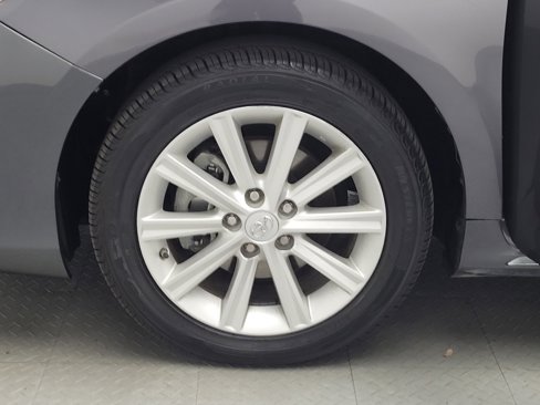Used 2014 Toyota Camry XLE image 31