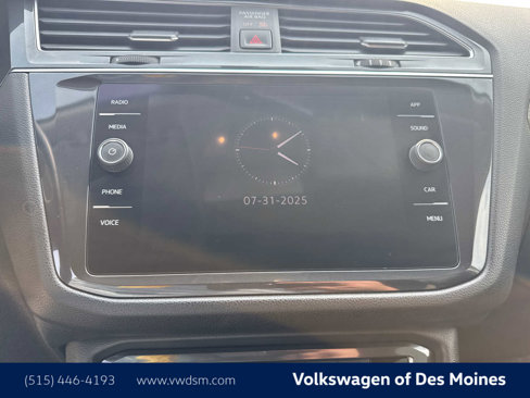 Used 2021 Volkswagen Tiguan SE image 17