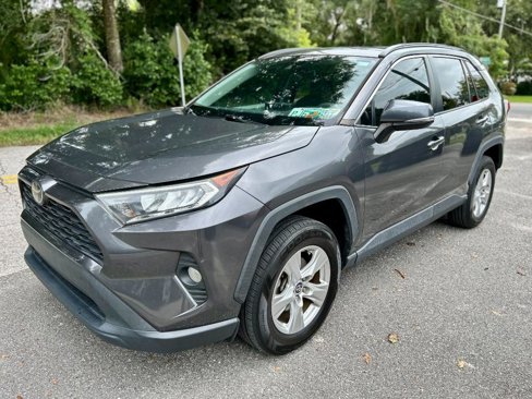 Used 2020 Toyota RAV4 XLE image 1