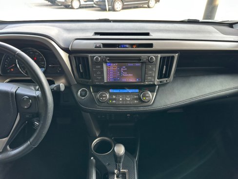 Used 2013 Toyota RAV4 Limited image 23