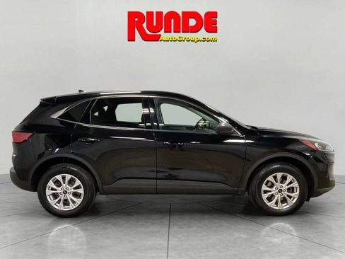 Used 2022 Ford Escape SE w/ Cold Weather Package image 8