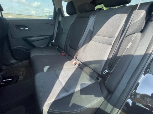Used 2021 Nissan Rogue SV image 16