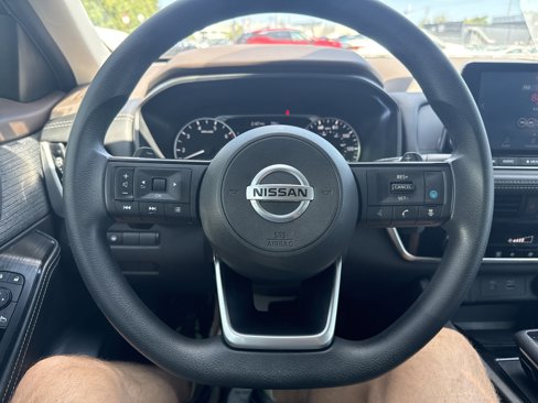 Used 2021 Nissan Rogue SV image 12