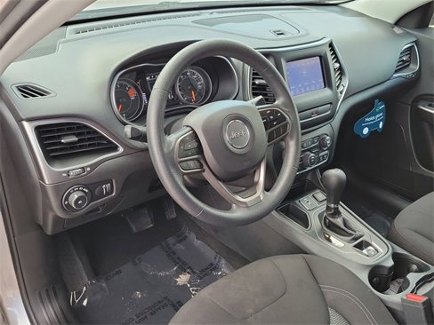 Used 2019 Jeep Cherokee Latitude w/ Popular Appearance Group image 10