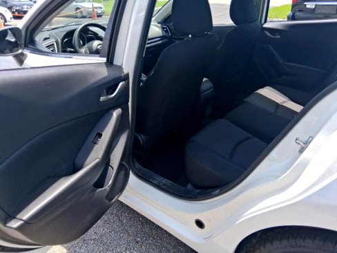 Used 2015 MAZDA MAZDA3 i Touring w/ Technology Package image 14