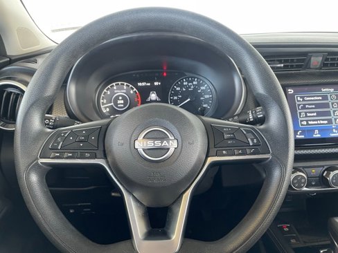 Used 2024 Nissan Kicks SV image 16
