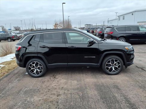 New 2025 Jeep Compass Limited image 18