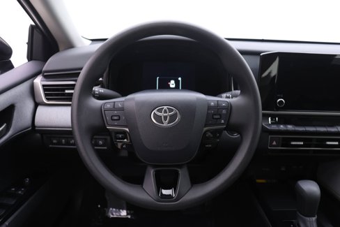 Used 2025 Toyota Camry LE image 13