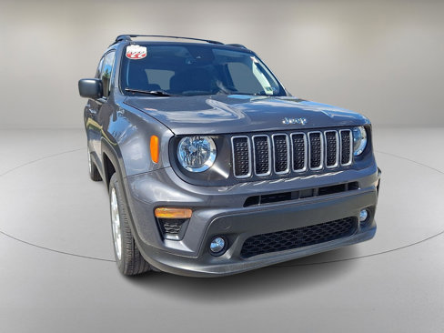 Used 2022 Jeep Renegade Latitude w/ Convenience Group image 2