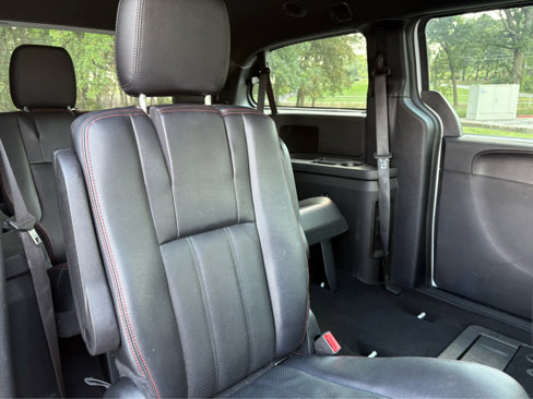 Used 2019 Dodge Grand Caravan GT image 17