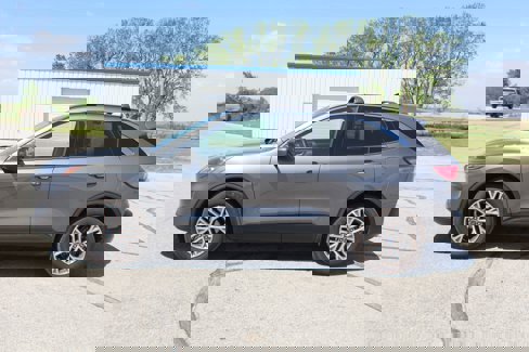 Used 2022 Ford Escape SEL image 2