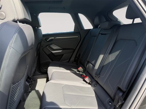 New 2025 Audi Q3 2.0T Premium image 13