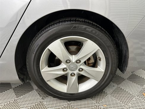 Used 2013 Hyundai Elantra GLS w/ Preferred Pkg image 18