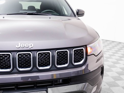 Used 2023 Jeep Compass Sport image 29