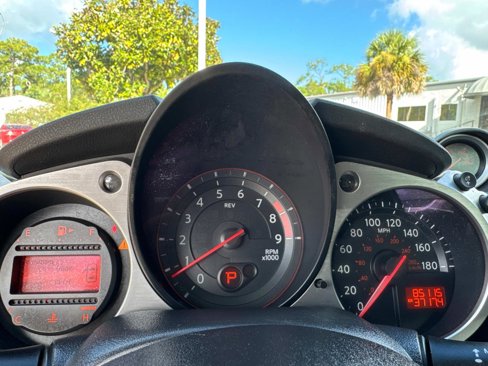 Used 2015 Nissan 370Z Touring image 24