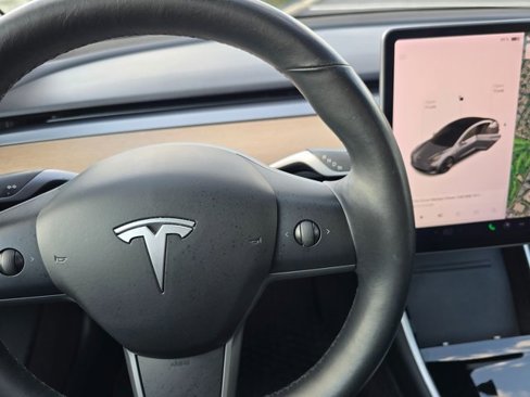 Used 2018 Tesla Model 3 Long Range image 37