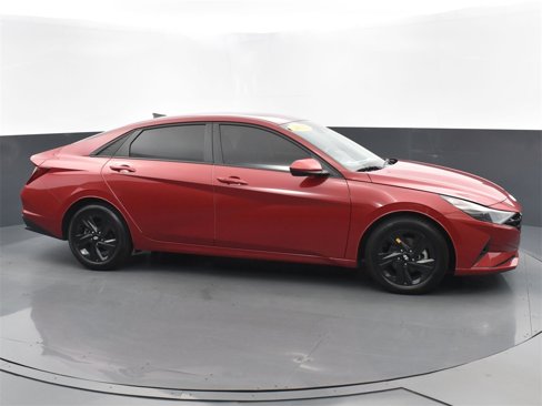 Used 2022 Hyundai Elantra SEL w/ Convenience Package image 2