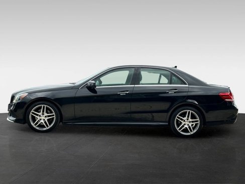 Used 2016 Mercedes-Benz E 350 4MATIC Sedan w/ Premium Package image 4