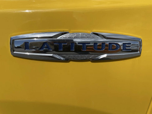 Used 2015 Jeep Renegade Latitude w/ Cold Weather Group II image 33