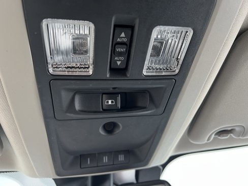 Used 2016 RAM 1500 Laramie w/ Convenience Group image 48