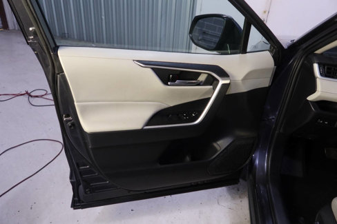 Used 2021 Toyota RAV4 XLE image 32