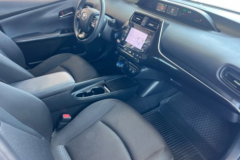 Certified 2022 Toyota Prius LE image 13