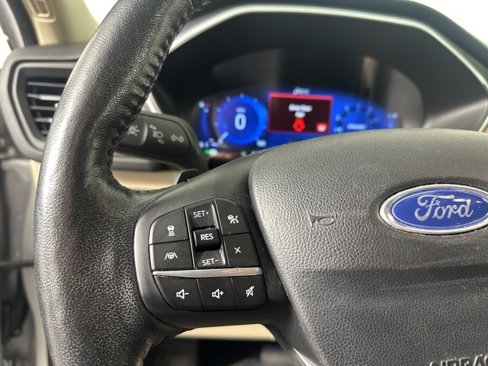 Used 2020 Ford Escape Titanium image 13