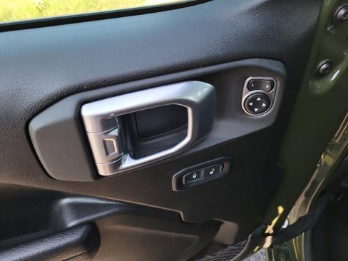 Used 2024 Jeep Gladiator Sport image 12