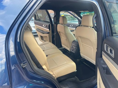 Used 2016 Ford Explorer XLT w/ Equipment Group 202A image 17