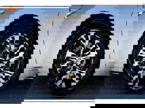 Used 2018 Nissan Maxima 3.5 SV image 9