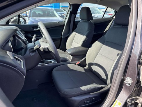 Used 2017 Chevrolet Cruze LT w/ Convenience Package image 9
