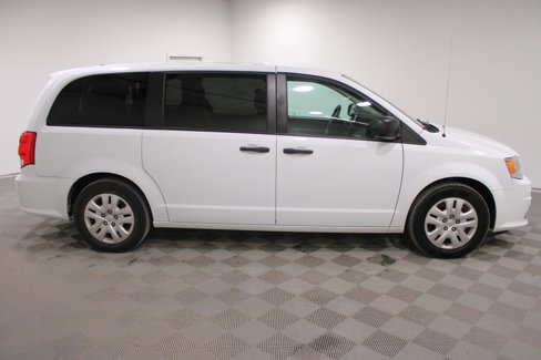 Used 2019 Dodge Grand Caravan SE w/ UConnect Hands-Free Group image 25