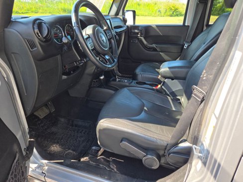 Used 2015 Jeep Wrangler Unlimited Sahara image 18