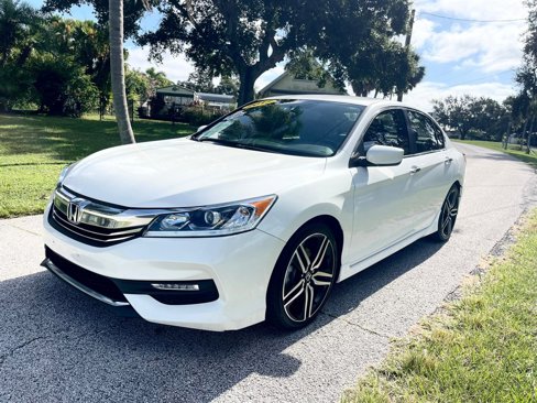 Used 2017 Honda Accord Sport image 18