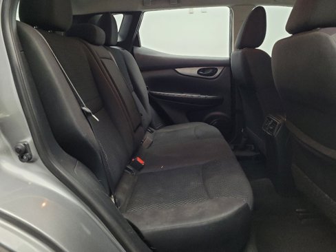 Used 2018 Nissan Rogue Sport S image 19