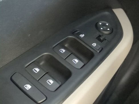 Used 2025 Hyundai Venue SEL image 23