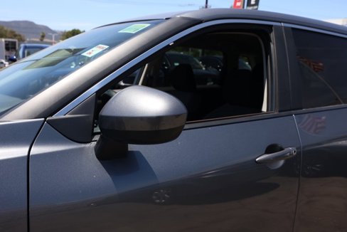 Used 2023 Nissan Rogue SV image 12