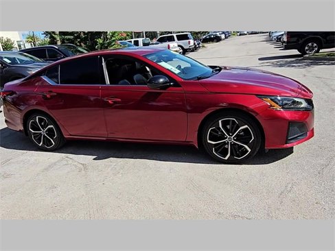 Used 2023 Nissan Altima 2.5 SR image 29