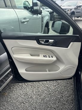 Used 2019 Volvo XC60 T6 Inscription w/ Protection Package Premier image 14