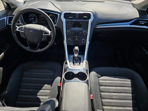 Used 2016 Ford Fusion SE image 12