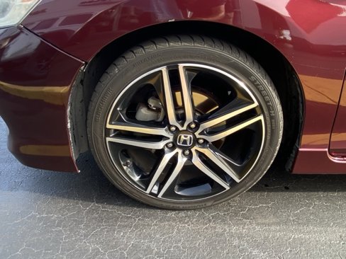Used 2017 Honda Accord Sport image 10