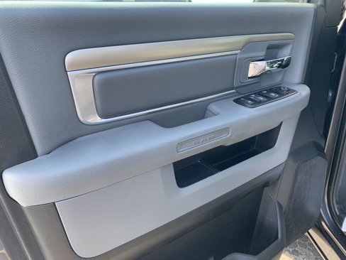 Used 2015 RAM 1500 Classic SLT image 13