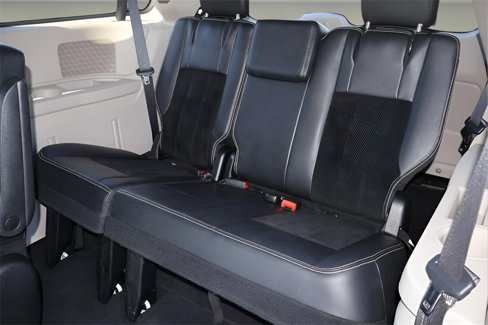 Used 2017 Dodge Grand Caravan SXT image 18