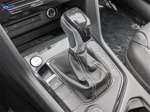 New 2025 Volkswagen Taos SEL image 24